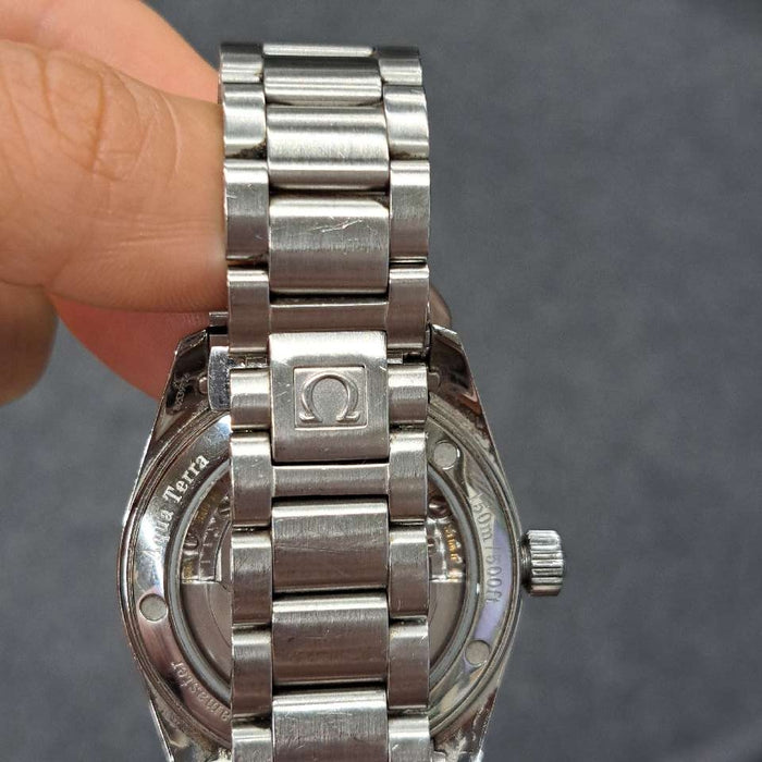 【WHOLESALES】
OMEGA 
2504800 
箱(外箱蓋なし)　ギャランティー(日付なし)　サービスギャランティー　ピクトグラム　クロノメーター証