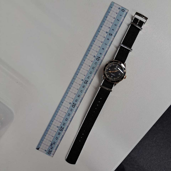 【WHOLESALES】
OMEGA 
233.20.41.21.01.001 
箱　ギャランティ　ピクトグラム　ケース
