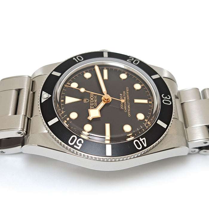 TUDOR 
Black Bay 54 
Avec boîte et papiers