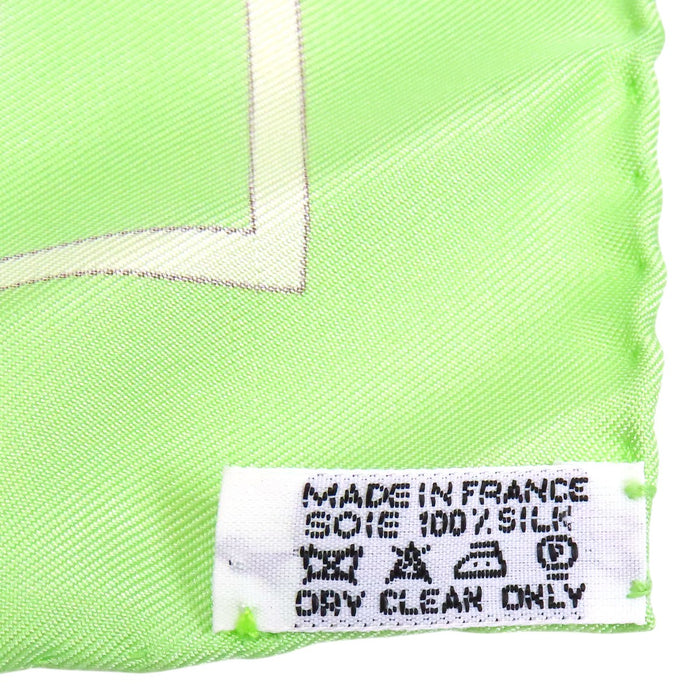 HERMES 
テディベア プチカレ ミニカレ シルク 
カレ 45 CONFIDENTS DESCOEURS 心の友 スカーフ