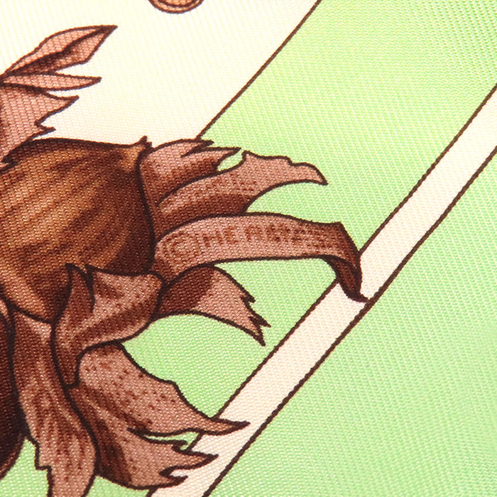 HERMES 
テディベア プチカレ ミニカレ シルク 
カレ 45 CONFIDENTS DESCOEURS 心の友 スカーフ