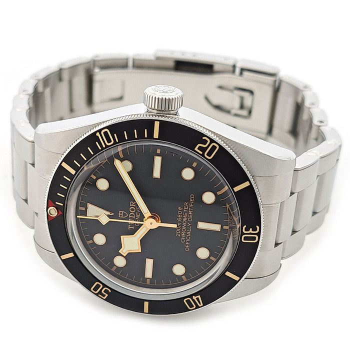 TUDOR 
Black Bay 58 
Avec boîte et papiers