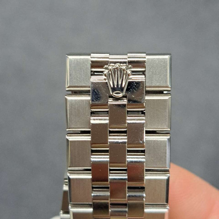 【WHOLESALES】
ROLEX 
127334 
ランドドゥエラー 40 
箱　保