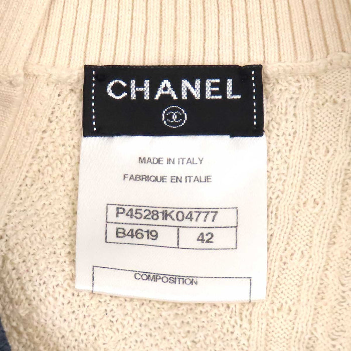 CHANEL  
COCO CC Gold Color Metal Back Button Medusa Button  
Coco Mark Medusa Button Cotton Knit Cut and Sewn Top