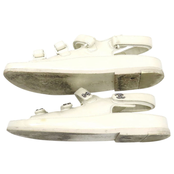 CHANEL  
COCO CC Logo  
Coco Mark Leather Sports Sandals
