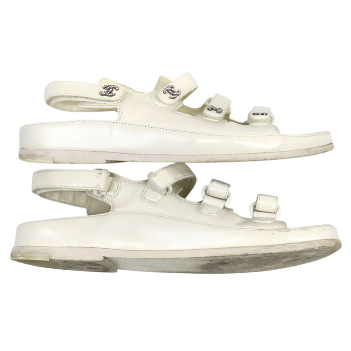 CHANEL  
COCO CC Logo  
Coco Mark Leather Sports Sandals