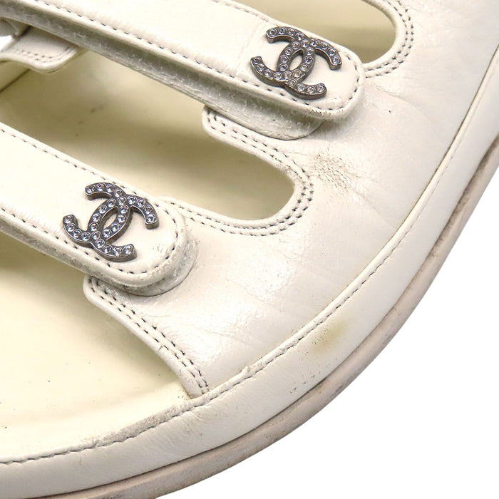 CHANEL  
COCO CC Logo  
Coco Mark Leather Sports Sandals