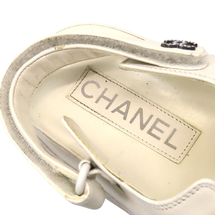 CHANEL  
COCO CC Logo  
Coco Mark Leather Sports Sandals