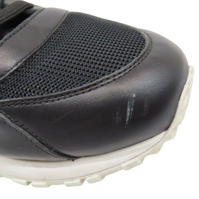 LOUIS VUITTON 
Sneaker Run Away Line en cuir mesh lacé LV 
Monogram Eclipse