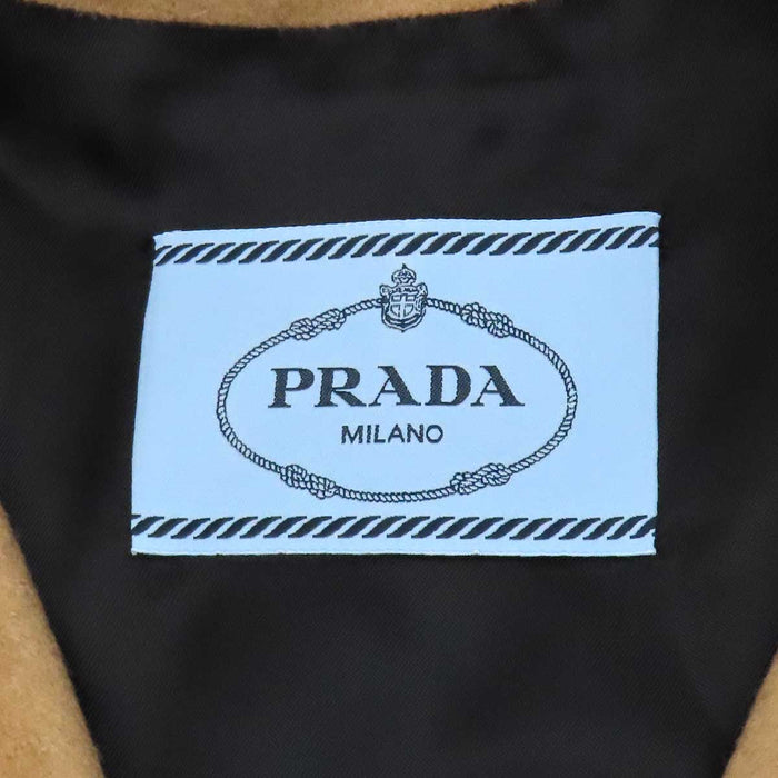 PRADA 
三角プレート ショート丈 ジップアップ 
トライアングルロゴ キャメル ブルゾン