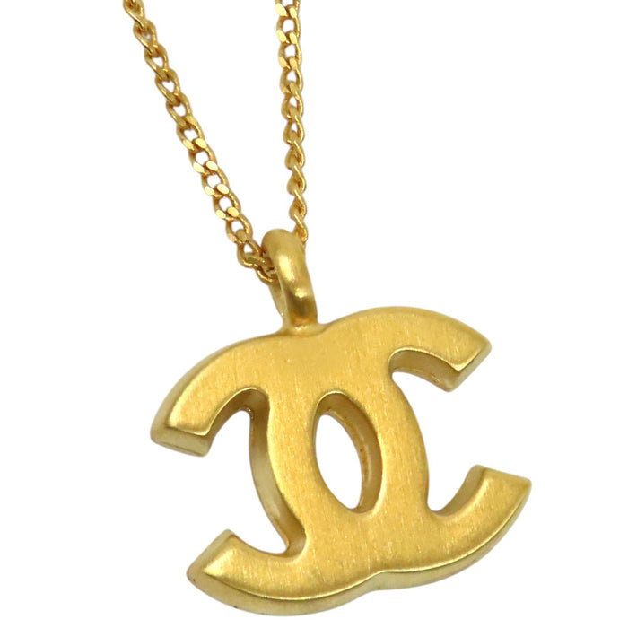 CHANEL  
01A COCO CC Logo  
Coco Mark Wood Necklace