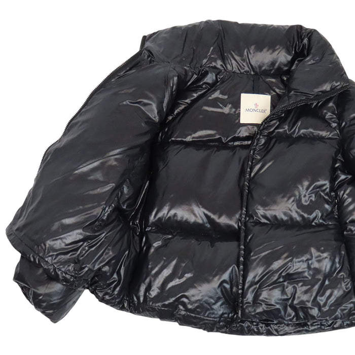 MONCLER 
ブルトゥイユ 2024年製 ワッペン ショート丈 ナイロン 
BRETEUIL ダウンジャケット