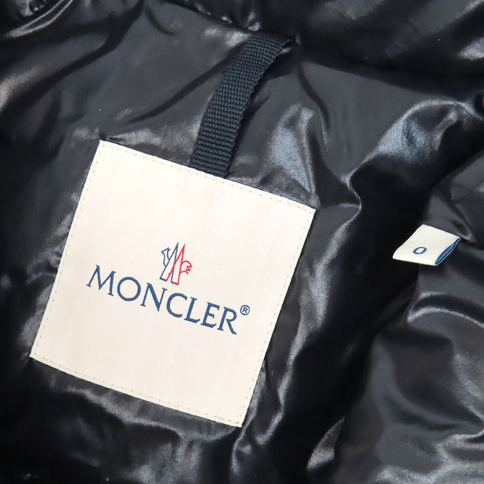 MONCLER 
ブルトゥイユ 2024年製 ワッペン ショート丈 ナイロン 
BRETEUIL ダウンジャケット