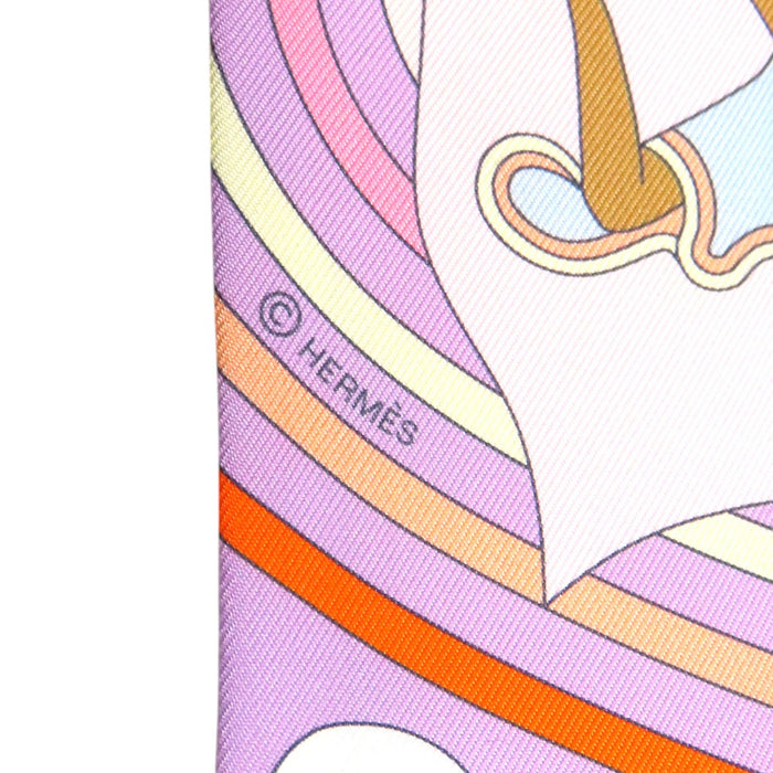 HERMES
Silk
Twilly CARRES VOLANTS Flying Squares Scarf