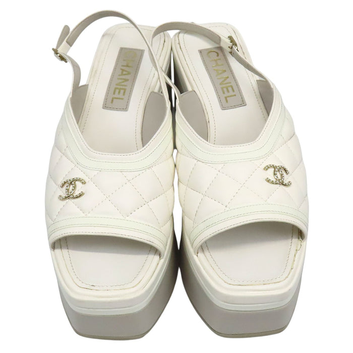 CHANEL 
COCO CC ロゴ ストラップ 厚底 
ココマーク マトラッセ レザー サンダル