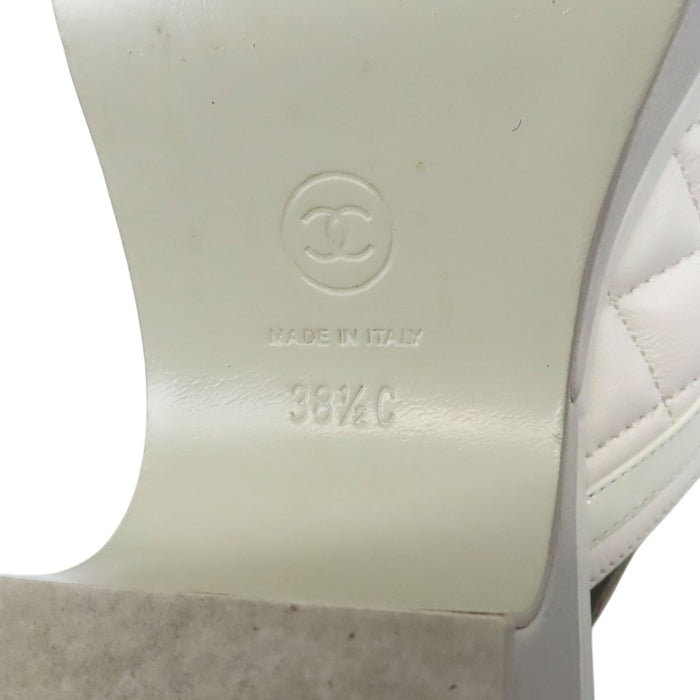 CHANEL 
COCO CC ロゴ ストラップ 厚底 
ココマーク マトラッセ レザー サンダル