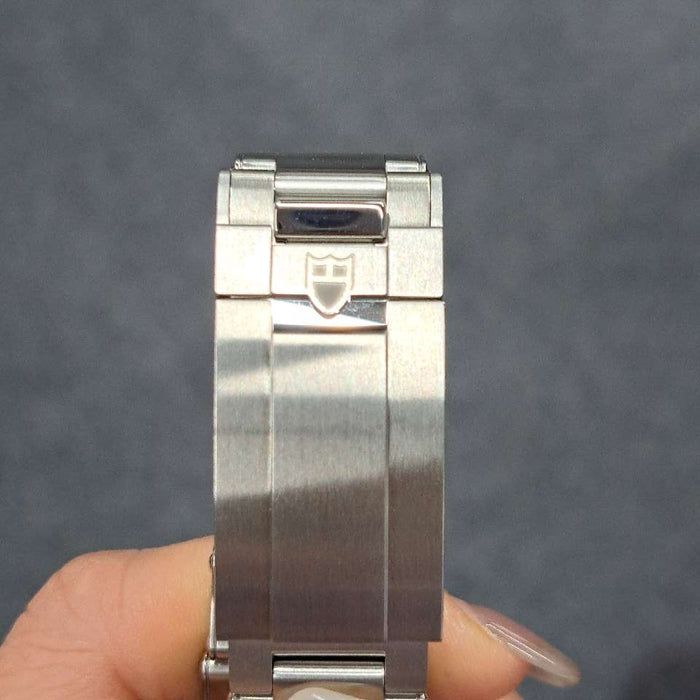 【INGROSSO】  
TUDOR  
7939G1A0NRU  
Garanzia