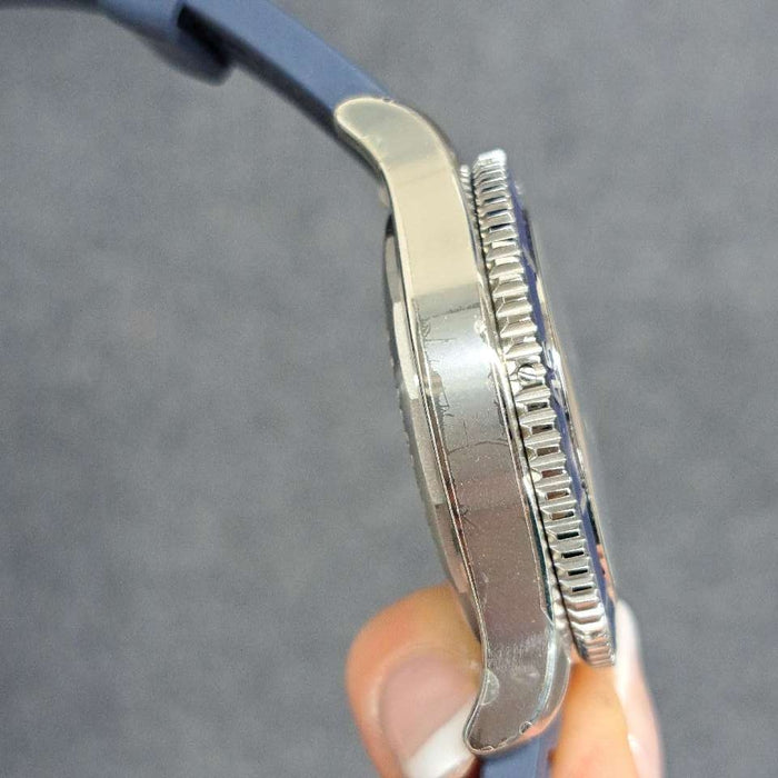 【WHOLESALES】
BREITLING
A17366
Box (inner box deteriorated), Guarantee, Chronometer Certificate