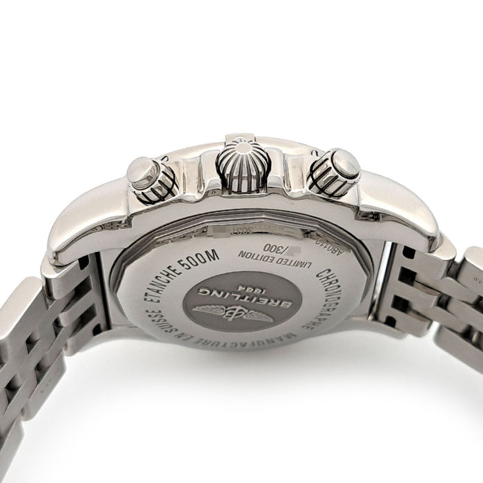 BREITLING
Chronomat 44 Japan Edition
Box and guarantee included