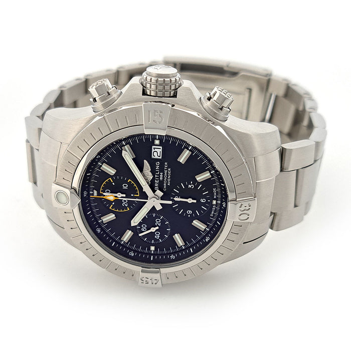 BREITLING 
Avenger chronographe 
Avec boîte et papiers