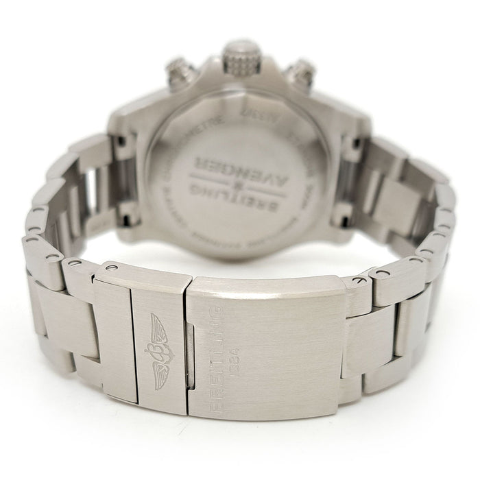 BREITLING 
Avenger chronographe 
Avec boîte et papiers