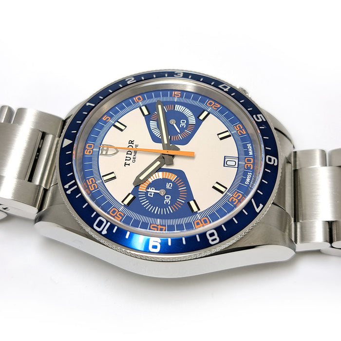 TUDOR 
Heritage Chrono 
With box
