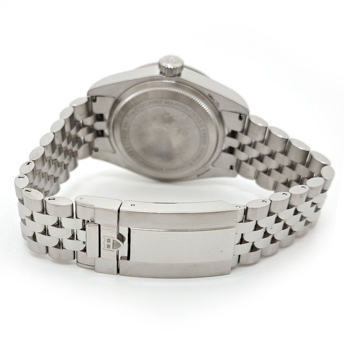 TUDOR 
Black Bay 
Con scatola e certificato
