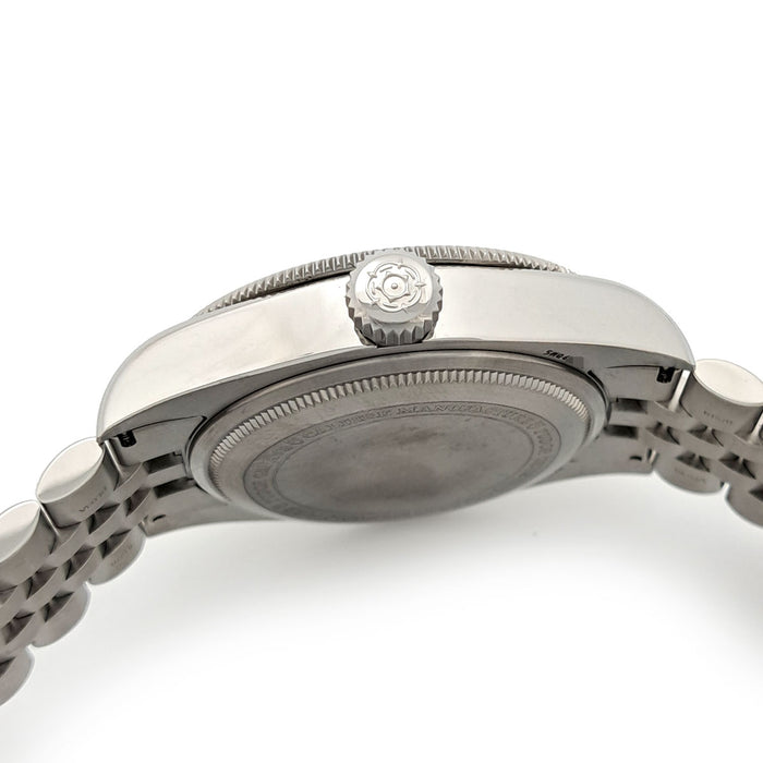 TUDOR 
Black Bay 
Con scatola e certificato