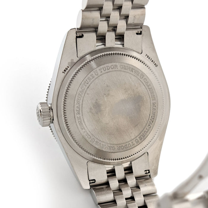 TUDOR 
Black Bay 
Con scatola e certificato