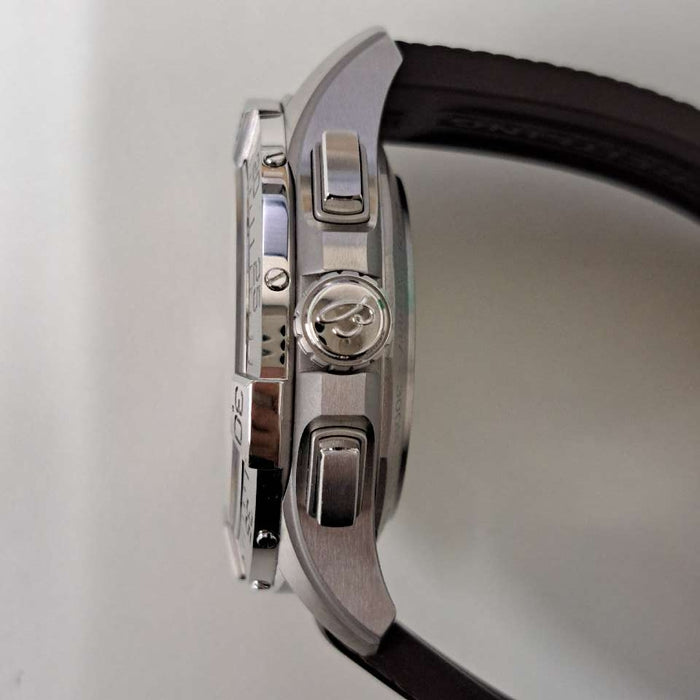 【WHOLESALES】
BREITLING 
AB0147 
箱　ギャランティ　純正レザーベルト×1（使用感小）　純正Dバックル×1
