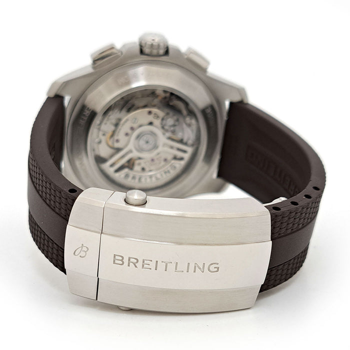 BREITLING 
Avenger B01 Chronographe 44 
avec boîte et papiers