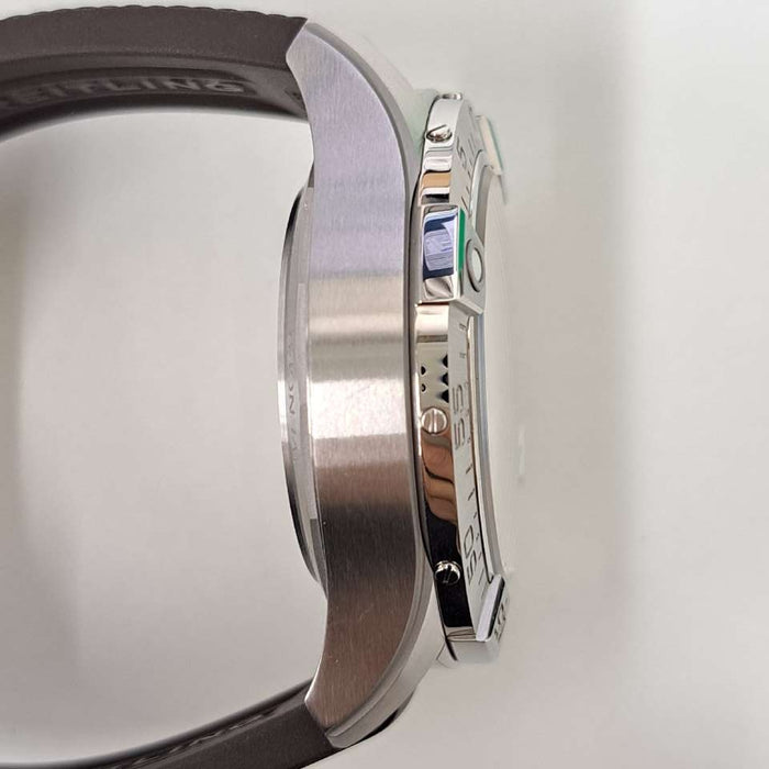 【WHOLESALES】
BREITLING 
AB0147 
箱　ギャランティ　純正レザーベルト×1（使用感小）　純正Dバックル×1