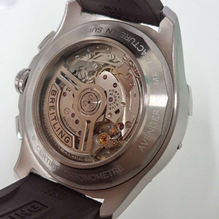 【WHOLESALES】
BREITLING 
AB0147 
箱　ギャランティ　純正レザーベルト×1（使用感小）　純正Dバックル×1