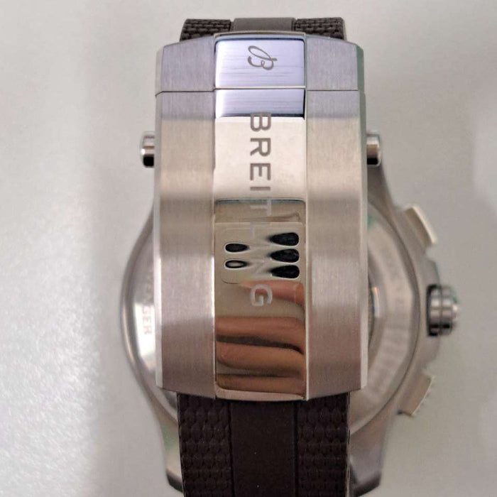 【WHOLESALES】
BREITLING 
AB0147 
箱　ギャランティ　純正レザーベルト×1（使用感小）　純正Dバックル×1