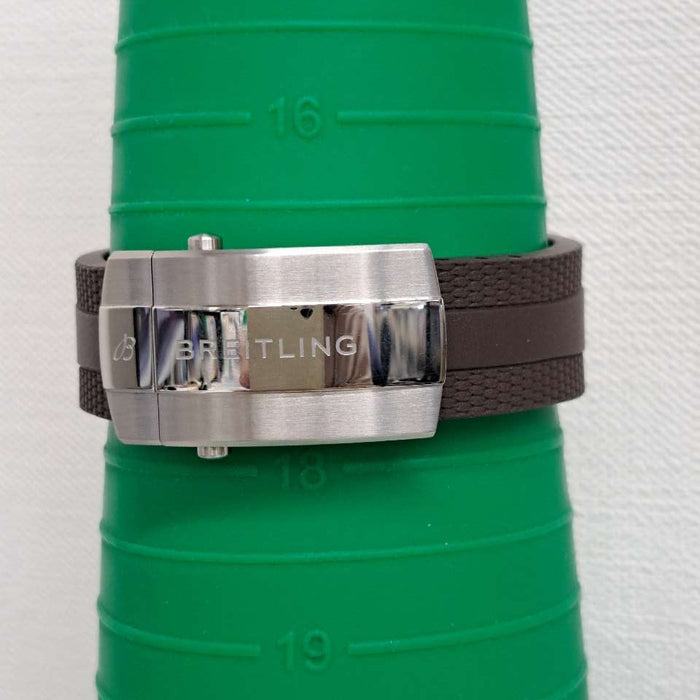 【WHOLESALES】
BREITLING 
AB0147 
箱　ギャランティ　純正レザーベルト×1（使用感小）　純正Dバックル×1