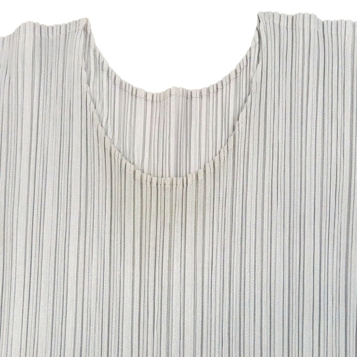 PLEATS PLEASE 
プリーツプリーズ イッセイミヤケ クルーネック 
ショートスリーブ カットソー
