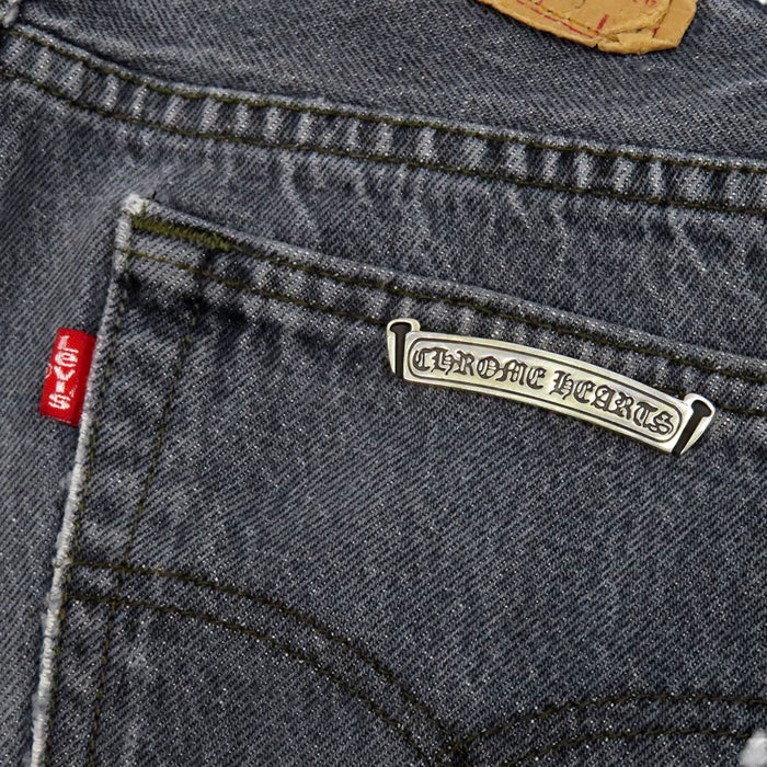 CHROME HEARTS 
LEVI'S CH クロスボール ボタン ホースシュー レザー シルバー 
リーバイス 501 クロスパッチ デニムパンツ
