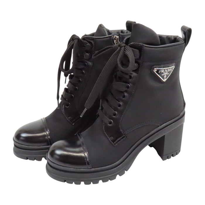 PRADA 
三角ロゴ レザー ヒール Re-Nylon 
トライアングル レースアップ ショートブーツ