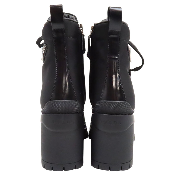 PRADA 
三角ロゴ レザー ヒール Re-Nylon 
トライアングル レースアップ ショートブーツ