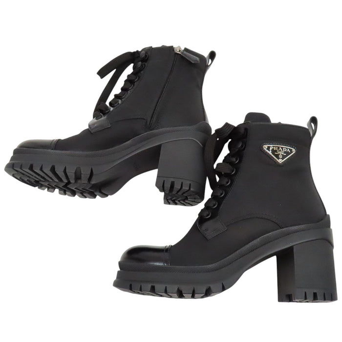 PRADA 
三角ロゴ レザー ヒール Re-Nylon 
トライアングル レースアップ ショートブーツ