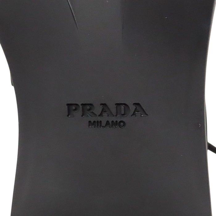 PRADA 
三角ロゴ レザー ヒール Re-Nylon 
トライアングル レースアップ ショートブーツ