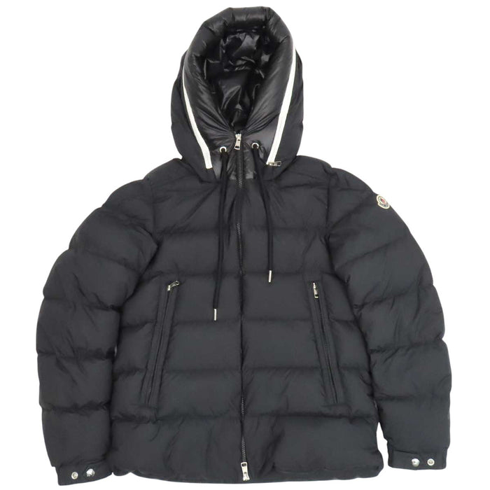MONCLER 
2024年製 ワッペン フーデッド 
CARDERE カーデーレ ダウンジャケット