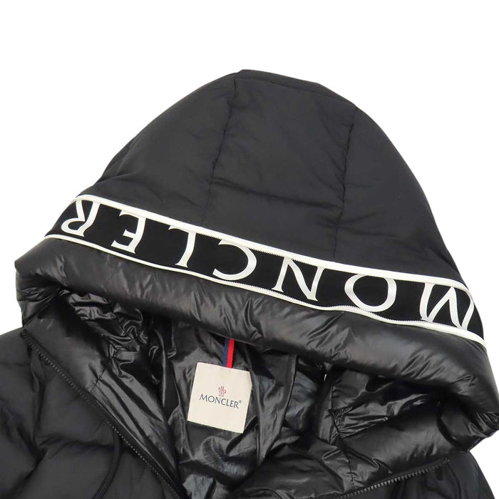MONCLER 
2024年製 ワッペン フーデッド 
CARDERE カーデーレ ダウンジャケット