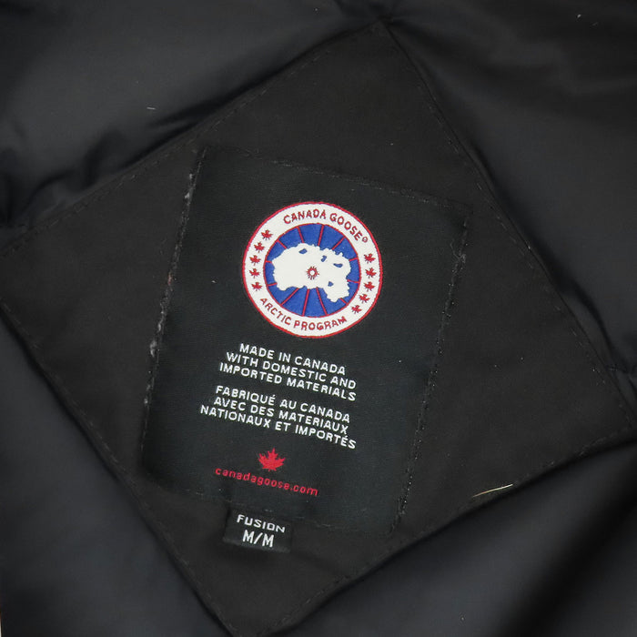 CANADA GOOSE 
ロゴ ヴィクトリア パーカー ワッペン フード 
VICTORIA PARKA ファー ダウンジャケット