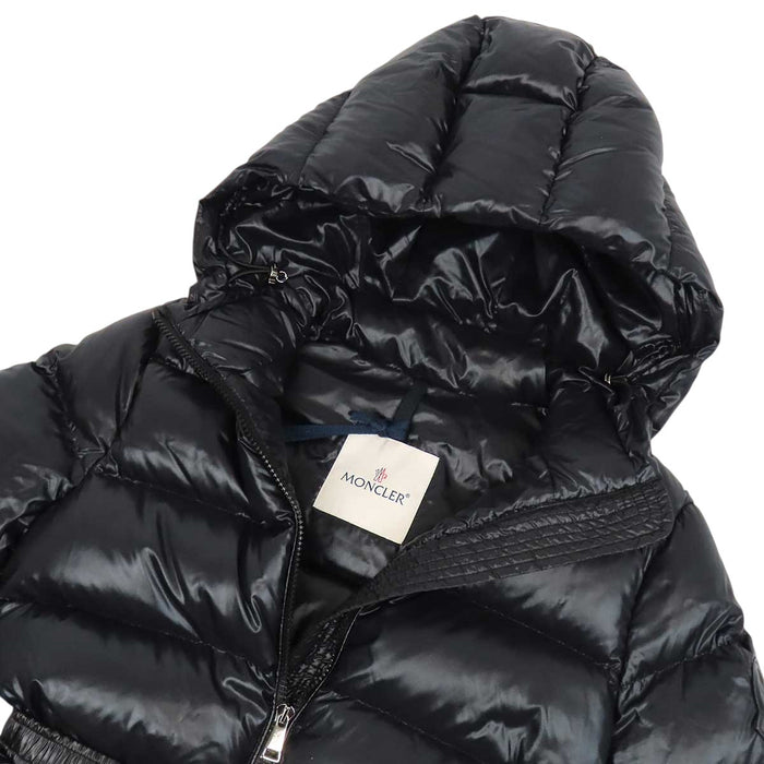 MONCLER 
デカロゴ ベルト付き ナイロン 
RHIN リン ダウンジャケット