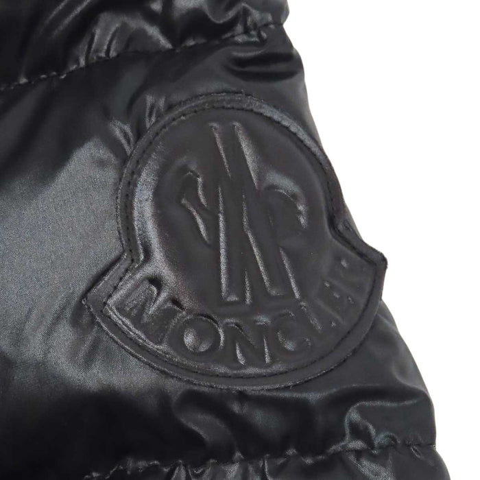 MONCLER 
デカロゴ ベルト付き ナイロン 
RHIN リン ダウンジャケット