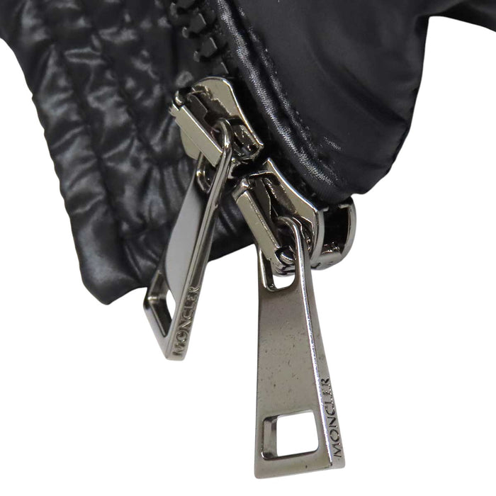 MONCLER 
デカロゴ ベルト付き ナイロン 
RHIN リン ダウンジャケット