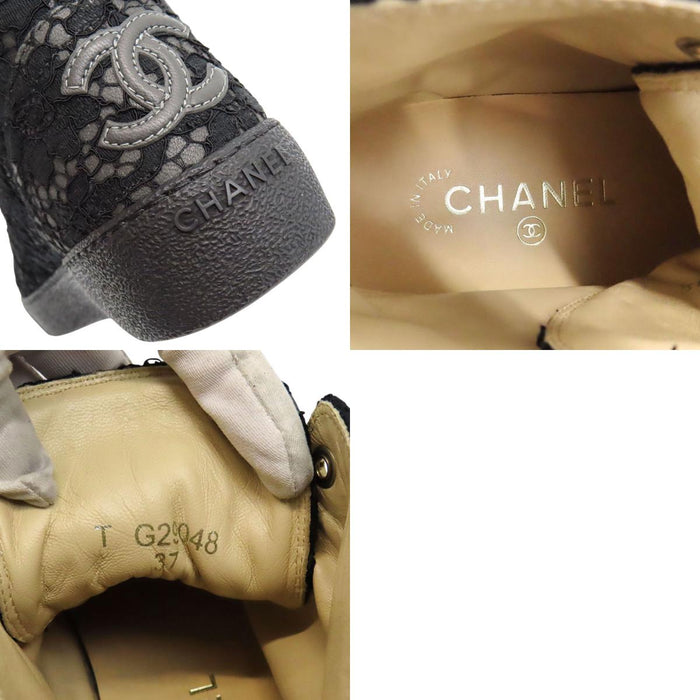 CHANEL 
COCO CC ロゴ フラワー ゴールドカラーメタル 
ココマーク レース ハイカット スニーカー