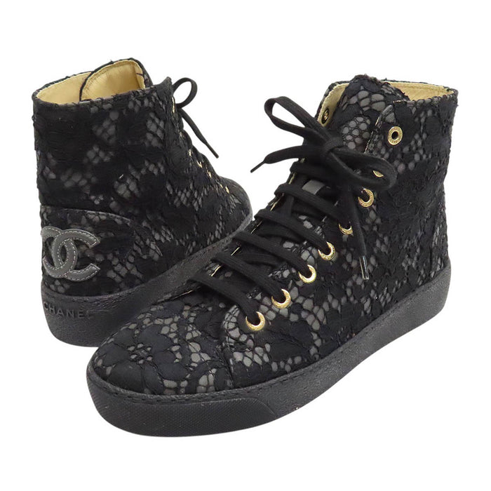 CHANEL 
COCO CC ロゴ フラワー ゴールドカラーメタル 
ココマーク レース ハイカット スニーカー