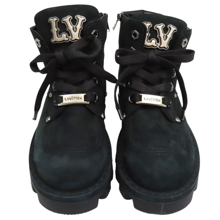 LOUIS VUITTON 
LV ロゴ レースアップ シルバーカラーメタル 2023年製 
LV チェッカー ライン アンクルブーツ